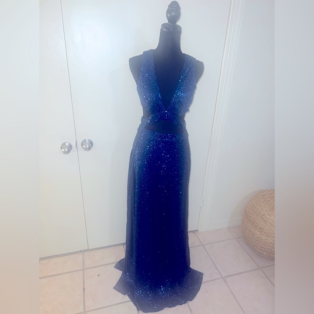 SEQUENCE MAXI